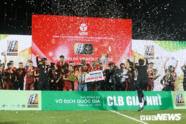 Vung tiền mua 'sao', CLB TP.HCM có thống trị bóng đá Việt mùa này?